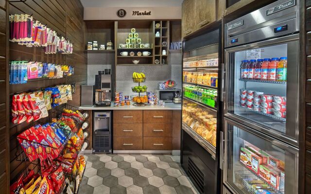 DoubleTree by Hilton Little Rock