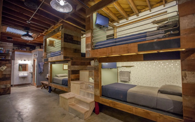 PodShare Los Feliz - Hostel