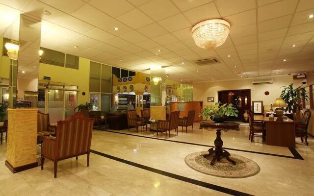 Gulf Paradise Hotel