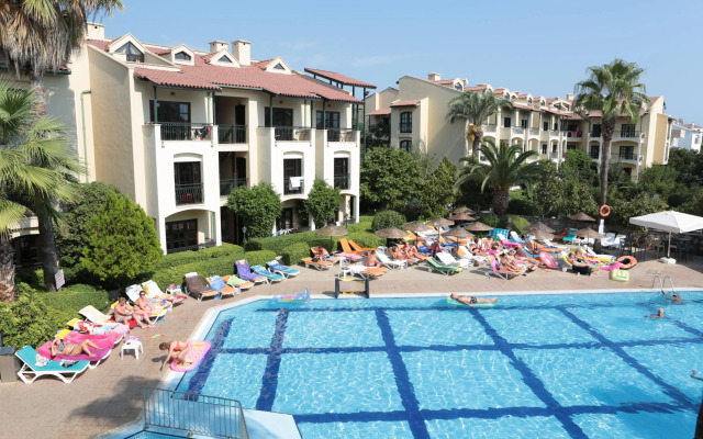 Club Turquoise Apartments