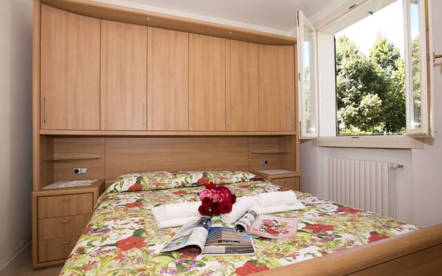 A Modern and Cozy Furnished Apartment With Garden