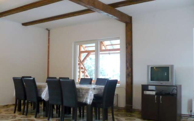 House With 4 Bedrooms in Mari?el, With Furnished Terrace