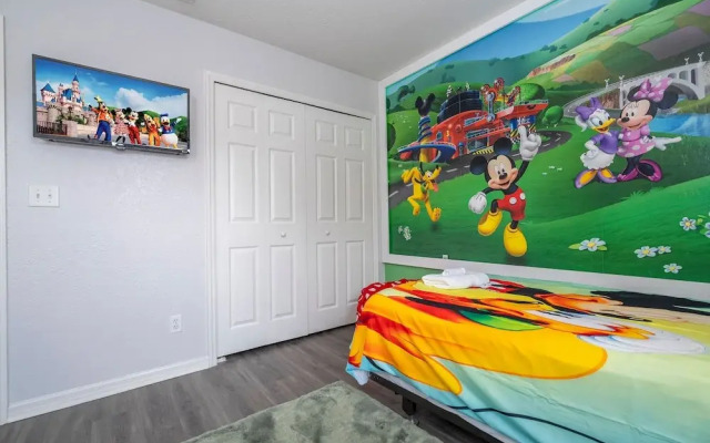 Cozy 4BR Regal Oaks w hot tub