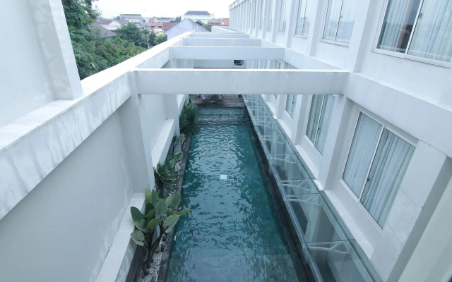 Megaland Hotel