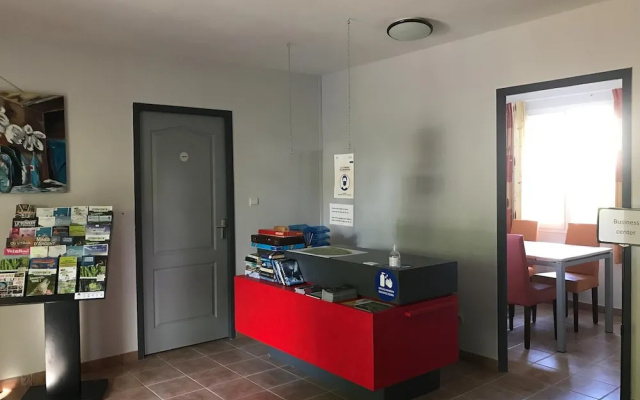 Spacious Villa With Garden and Pool