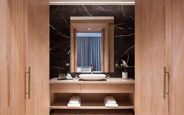 The Bentley Luxury Hotel and Suites