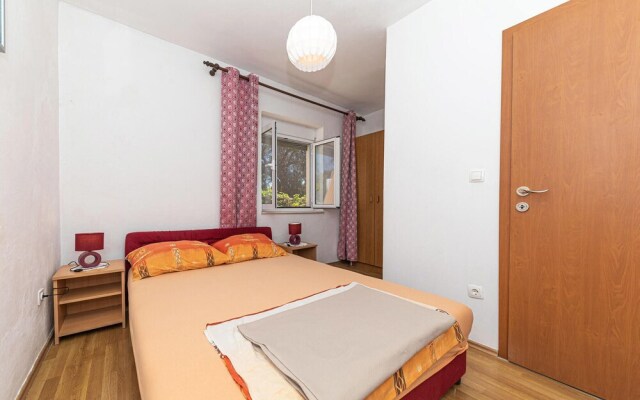 Awesome Home in Vinisce With Wifi and 3 Bedrooms