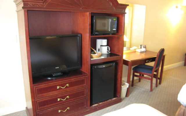 Revelstoke Lodge