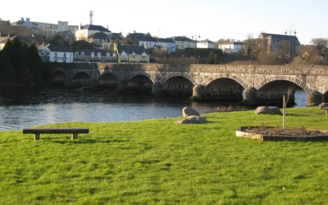 Laune Bridge House Guest Accommodation