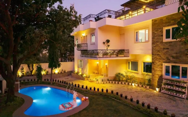 1 Amiras Entire Villa at Fateh Sagar, Udaipur