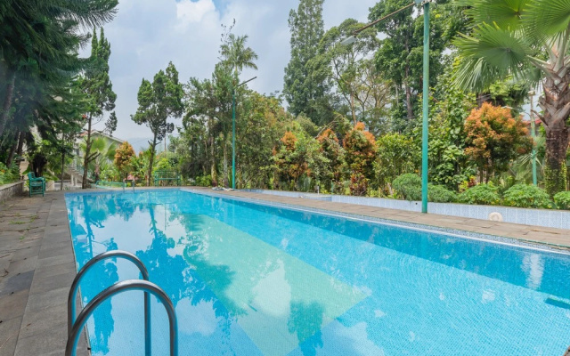 Urbanview Resort Botol Cisarua Puncak Bogor – Pool – Cisarua