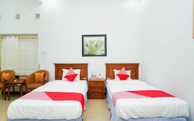 OYO 1346 Sinergi Hotel Gresik