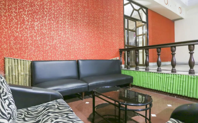 OYO 27783 Hotel Rajmahal Inn