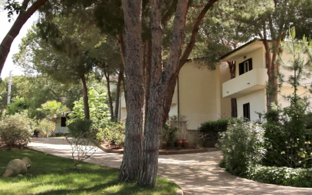 Villaggio Hotel Pineta Petto Bianco