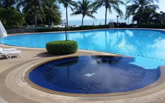 Issara at Cha-Um Beach Club