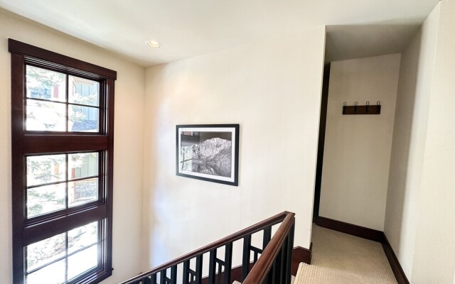 Juniper Crest #25 4 Bedroom Condo by RedAwning