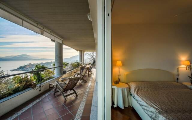 Sana Luxury Apartment in Stresa With Lake View