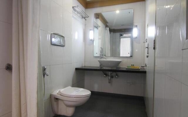 Capital O 74586 Lakme Executive