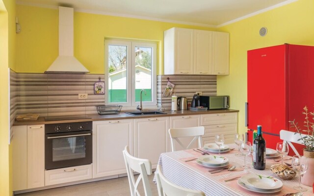 Nice Home in Vodnjan with Hot Tub, WiFi & 4 Bedrooms