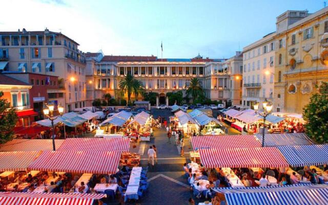 Ross 5- F2, Lumineux, Balcon, Loft, Clim, Vieux-Nice
