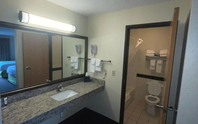 Cobblestone Hotel & Suites – Wisconsin Rapids