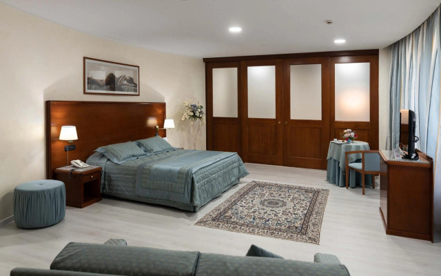 Edra Palace