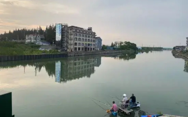 GELI Hotel (Shanghai Shifandaxue Fushu Pudong Lingang Zhongxue Hangwan Road)