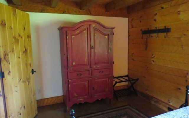 Southern Comfort Lakeside Cabin Resort