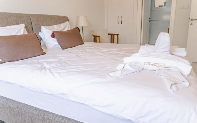 Family-friendly Apartment Just Steps Away From the Sea