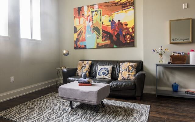 Luxury 2 Bedroom Downtown Apartment