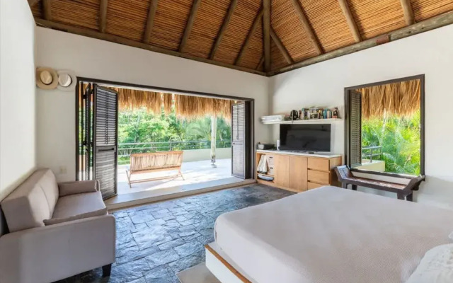 w Lovely 4BR Villa at Mesa de Yeguas