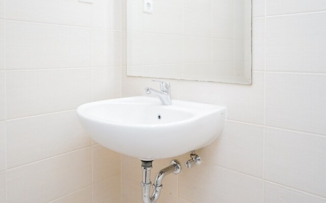 Comfy And Nice 1Br Saveria Apartment