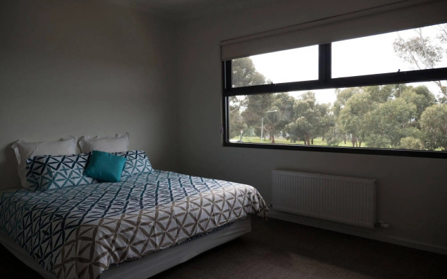 Deakin Geelong Units