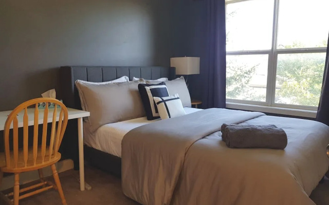 Tuscan Ridge Guesthouse Calgary West