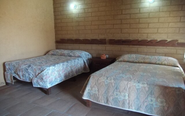 OYO Hostal Campestre Los Adobes
