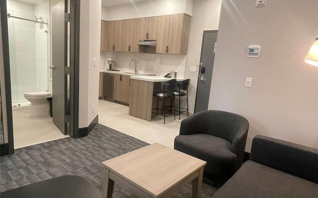 La Quinta Inn & Suites By Wyndham Kelowna Bc