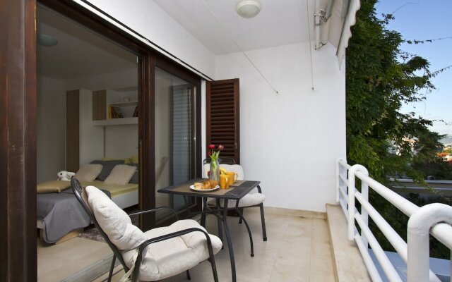 Comfort Apt.w.balcony Near Beach,marjan and Center