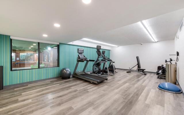Holiday Inn Express Naperville by IHG