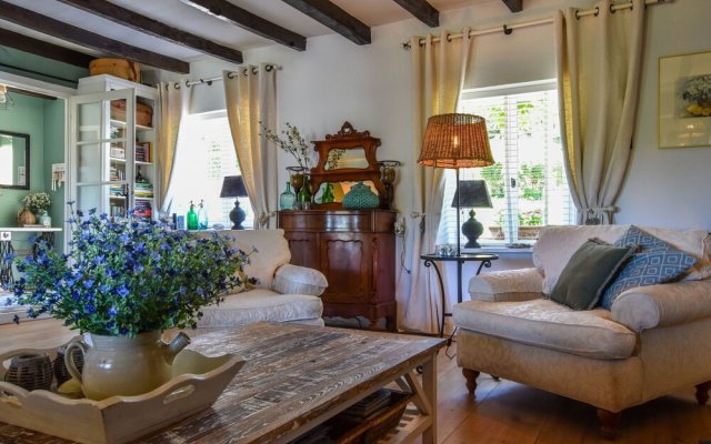 Cosy Town House on the Edge of a Bastide with Swimming Pool And Stunning Views