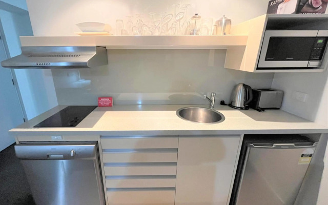 Darwin City Apartment with Harbour View & Pool