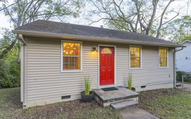 Quaint Music City Bungalow Retreat