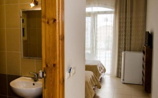 New Yalla Hotel