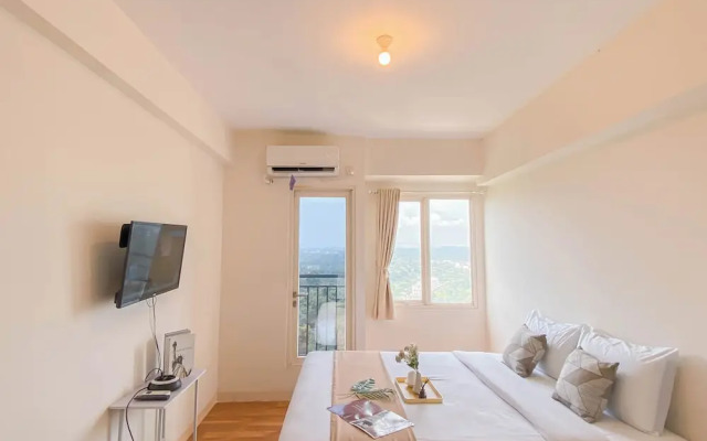 Cozy and Tranquil Studio at Podomoro Golf View Apartment