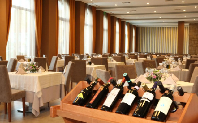Iaki Hotel
