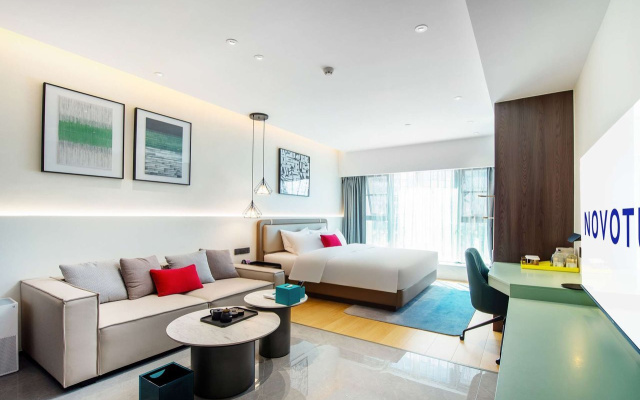 Novotel Living Yunnan Dianchi Times