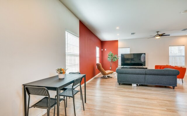 Modern Houston Haven Near Downtown Attractions!