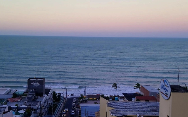 Conforto e melhor vista - 100 metros da praia