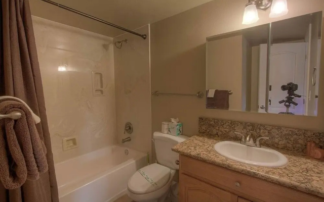 Park View Paradise 3 Bedroom Condo by RedAwning