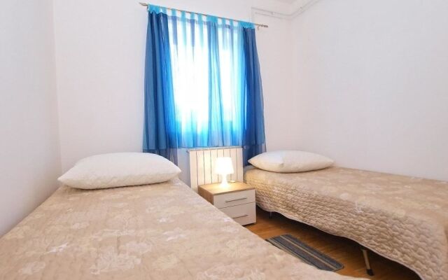 Apartment 1406 (No Front Desk,Contact The Property Five Days In Advance)