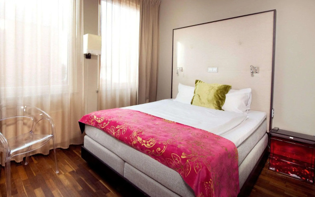 Home Hotel Folketeateret